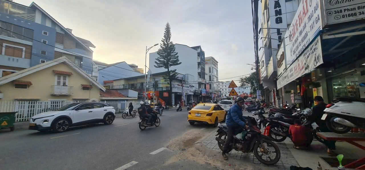 Bán lô đất 119m2 sổ riêng xây dựng mặt tiền hẻm Phan Đình Phùng phường 2 Đà Lạt giá 9.9 tỷ 4