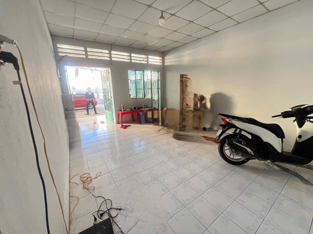 NHÀ DT KHỦNG GẦN 150M2 NGAY NGÃ TƯ BÌNH THÁI - XA LỘ HÀ NỘI - GIÁ CHỈ HƠN 8 TỶ 3