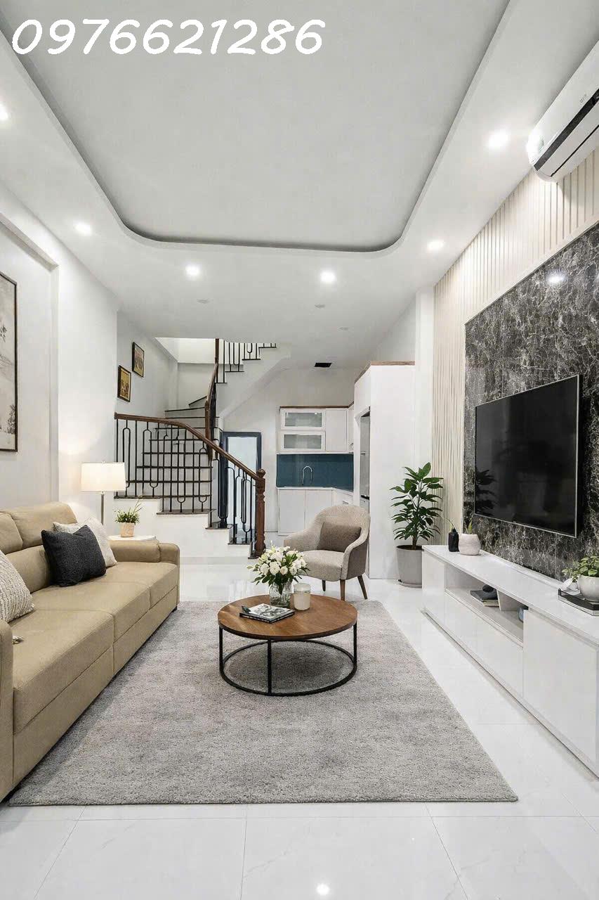 Nhà đẹp - giá tốt-BÁN NHÀ VIỆT HƯNG – LONG BIÊN NHÀ MỚI KÍNH COONG – FULL NỘI THẤT – CÁCH 5M RA