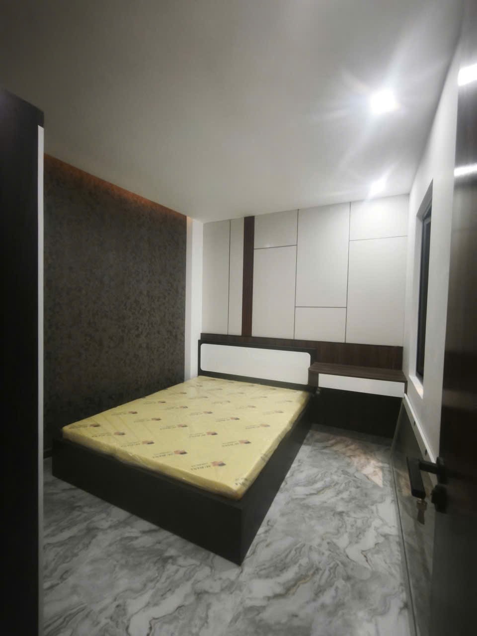 Hiện trạng thái nhà 3 tầng 3 mê 2