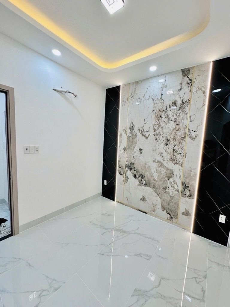 BÁN NHÀ Đ.LÊ VĂN LINH- NHÀ ĐẸP VÀO Ở NGAY- KHU VÍP ÍCH NHÀ BÁN- CÁCH 10M RA MT ĐƯỜNG LỚN. 2