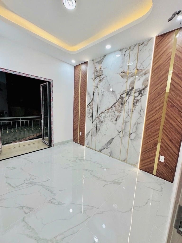 BÁN NHANH NHÀ 45.2M2- NGANG 4M- CHỈ 5.8T THÔI-SỔ VUÔNG VỨC - Đ.ĐOÀN VĂN BƠ- ĐẤT FULL THỔ CƯ 3