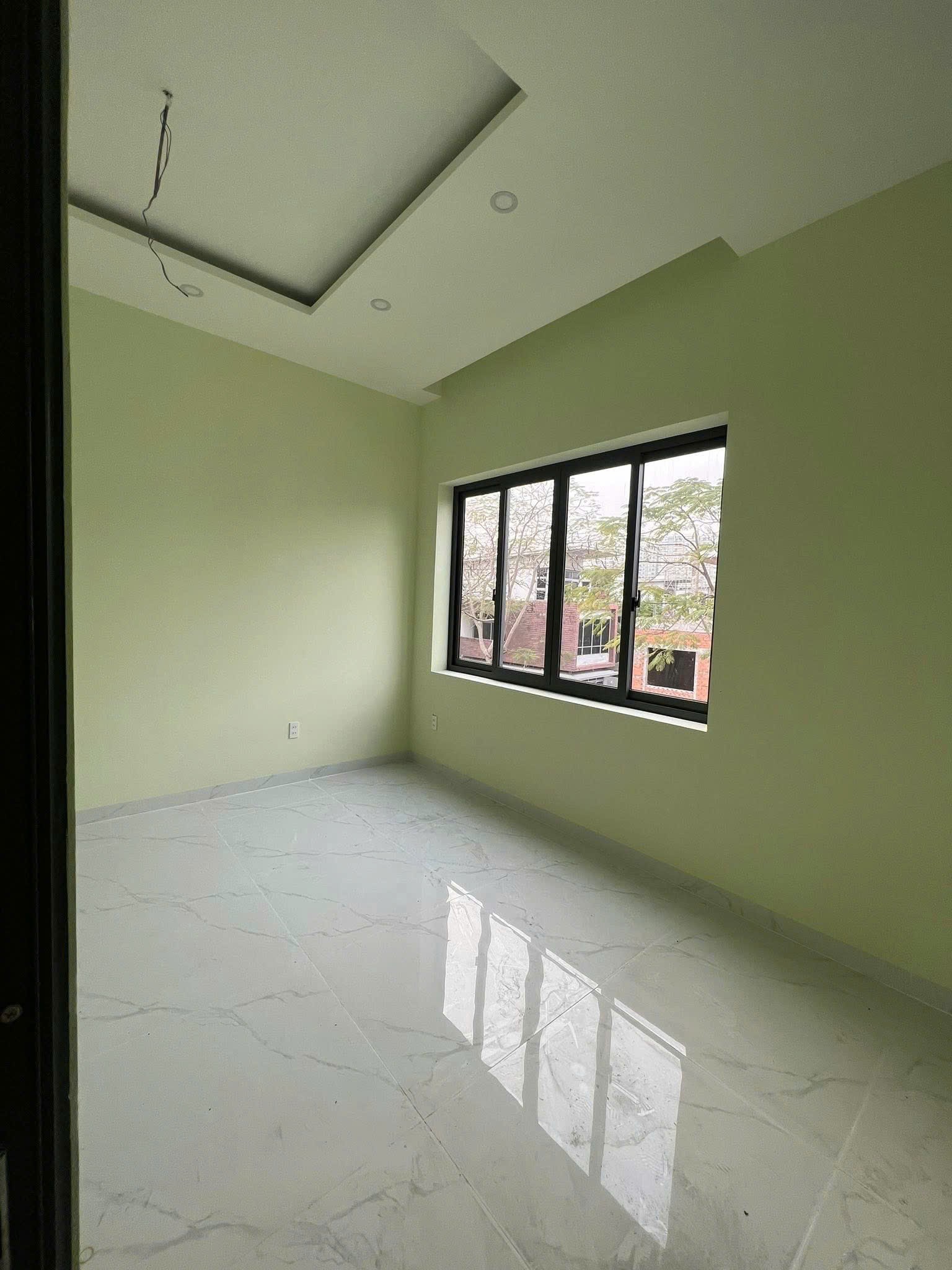 Cho thuê Nhà mặt tiền Phường Phú Hữu, Quận 9, Diện tích 220m², Giá 30 Triệu/tháng