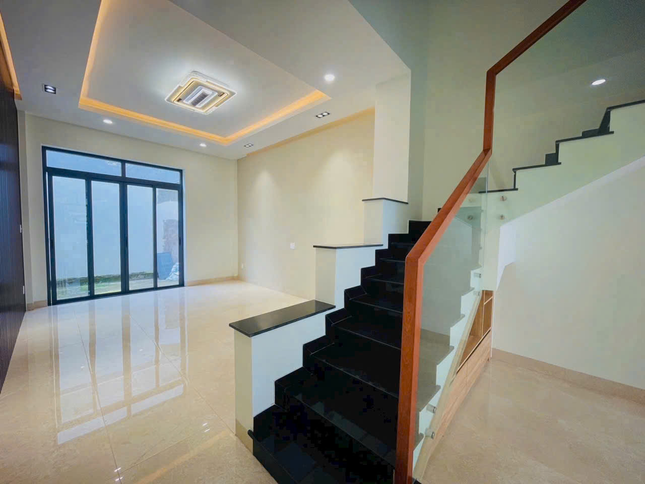 Cần bán Nhà mặt tiền Phường Linh Đông, Thủ Đức, Diện tích 317m², Giá 10.5 Tỷ 2