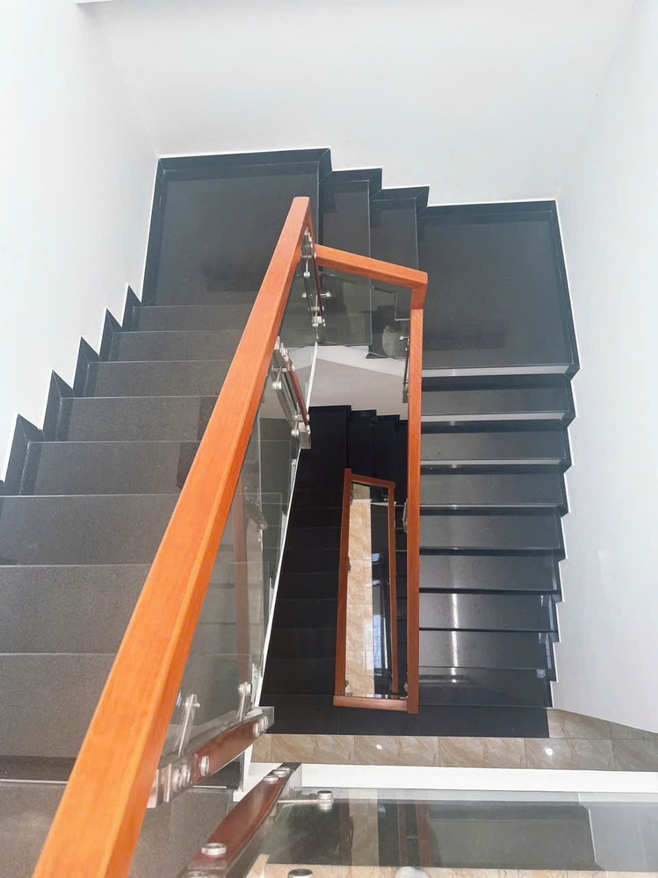 GẤP... BÁN TÒA NHÀ 3 TẦNG ĐẸP – GIÁ TRỊ Ở & KINH DOANH - ĐƯỜNG YÊN KHÊ - ĐÀ NẴNG 2