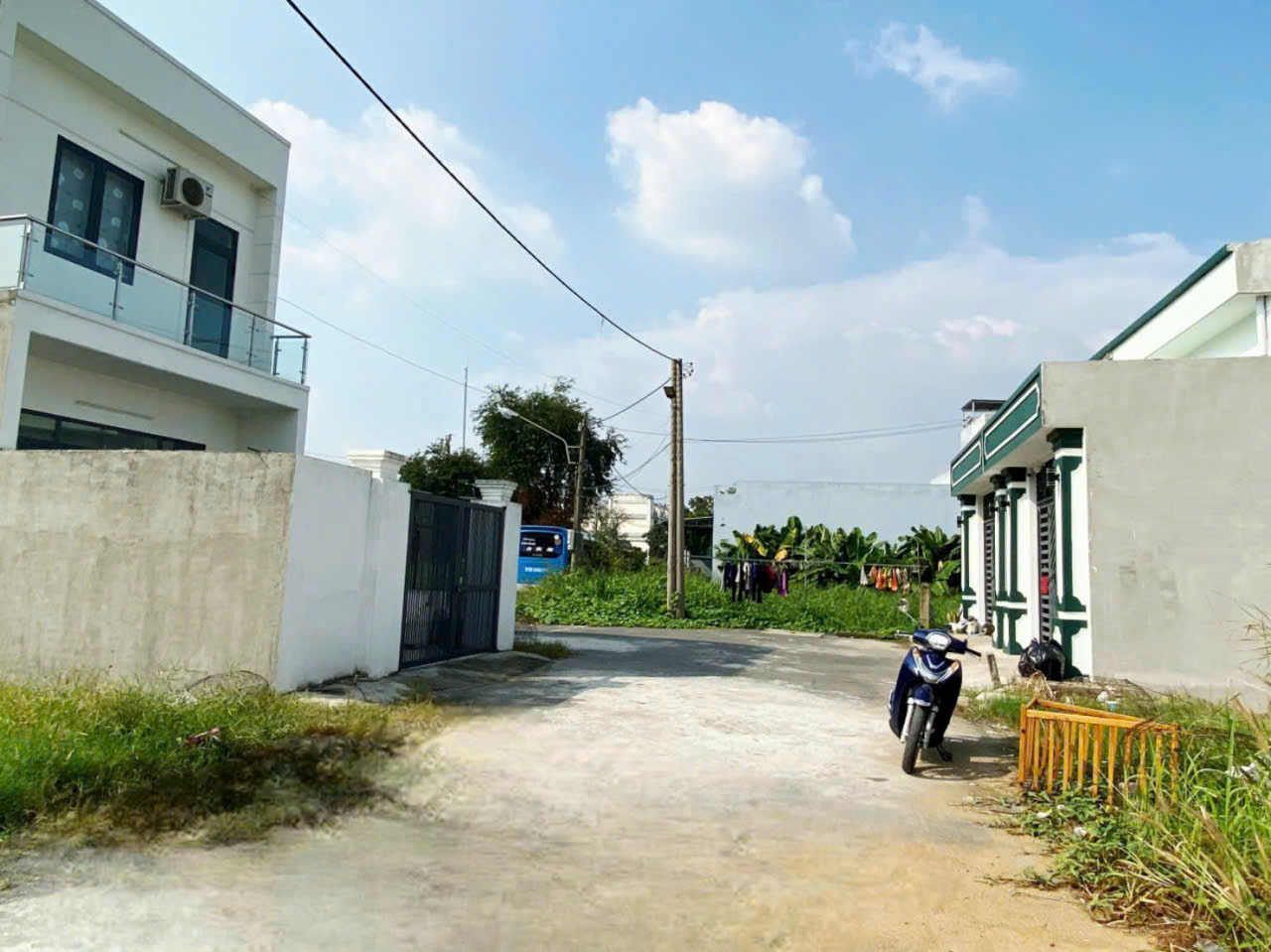 Bán 2 lô thổ cư liền kề sau chợ Nhựt Chánh , Bến Lức , Long An dt 100m2 giá 1,35 / 1 lô 2