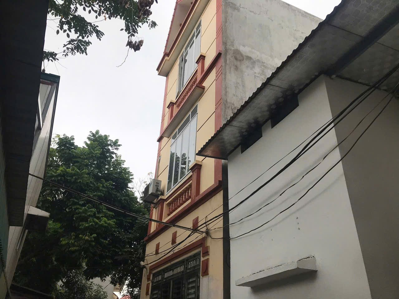 Nhà 3 tầng DT 44m cực đẹp, thôn Thường Lệ, Đại Thịnh, Mê Linh. Xe oto 7 chỗ đỗ cửa 2