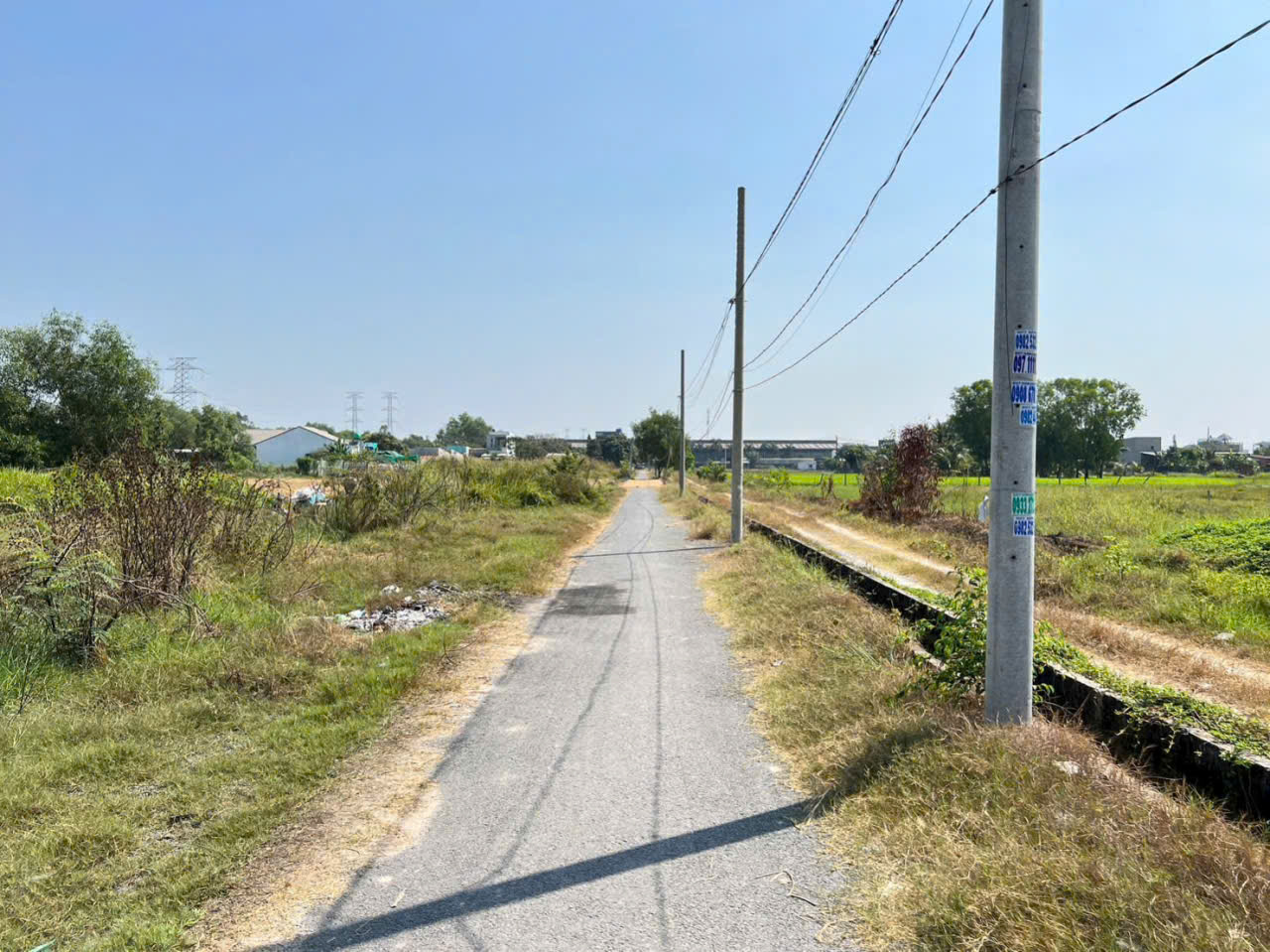 Bán đất thổ cư có tường rào bao quanh ở xã Đức Hòa Đông dt 360m2 giá 3 tỷ 4