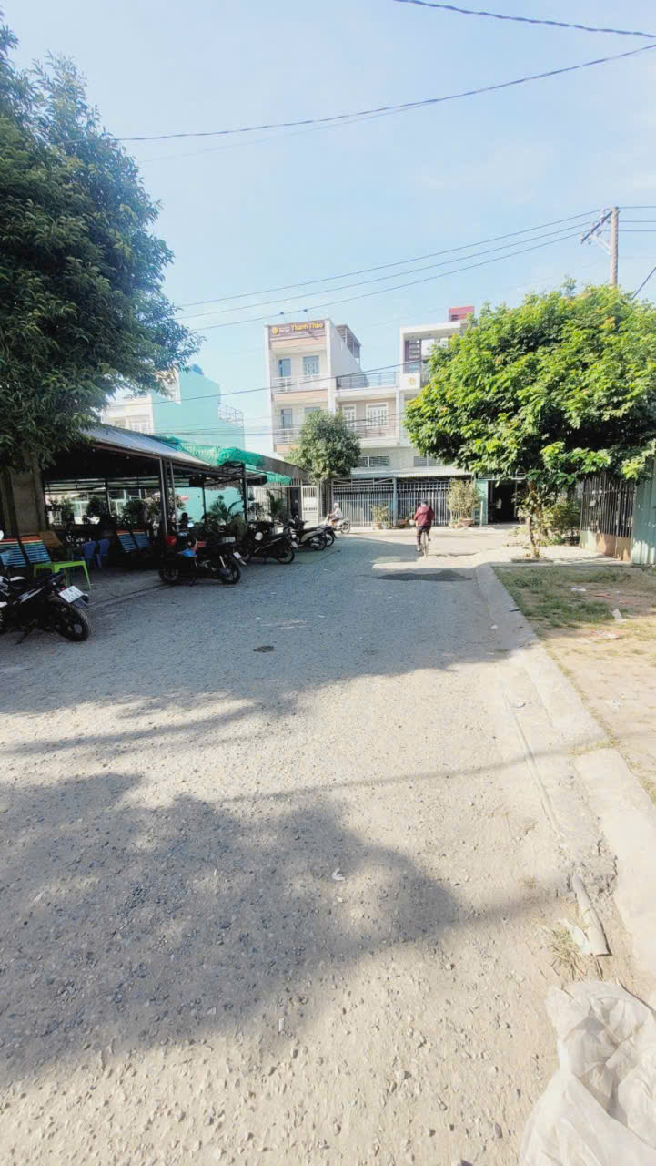 Bán nền thổ cư mt đường số 9, KDC Gò Đen , xã Phước Lợi dt 105m2 giá 2,85 tỷ 5