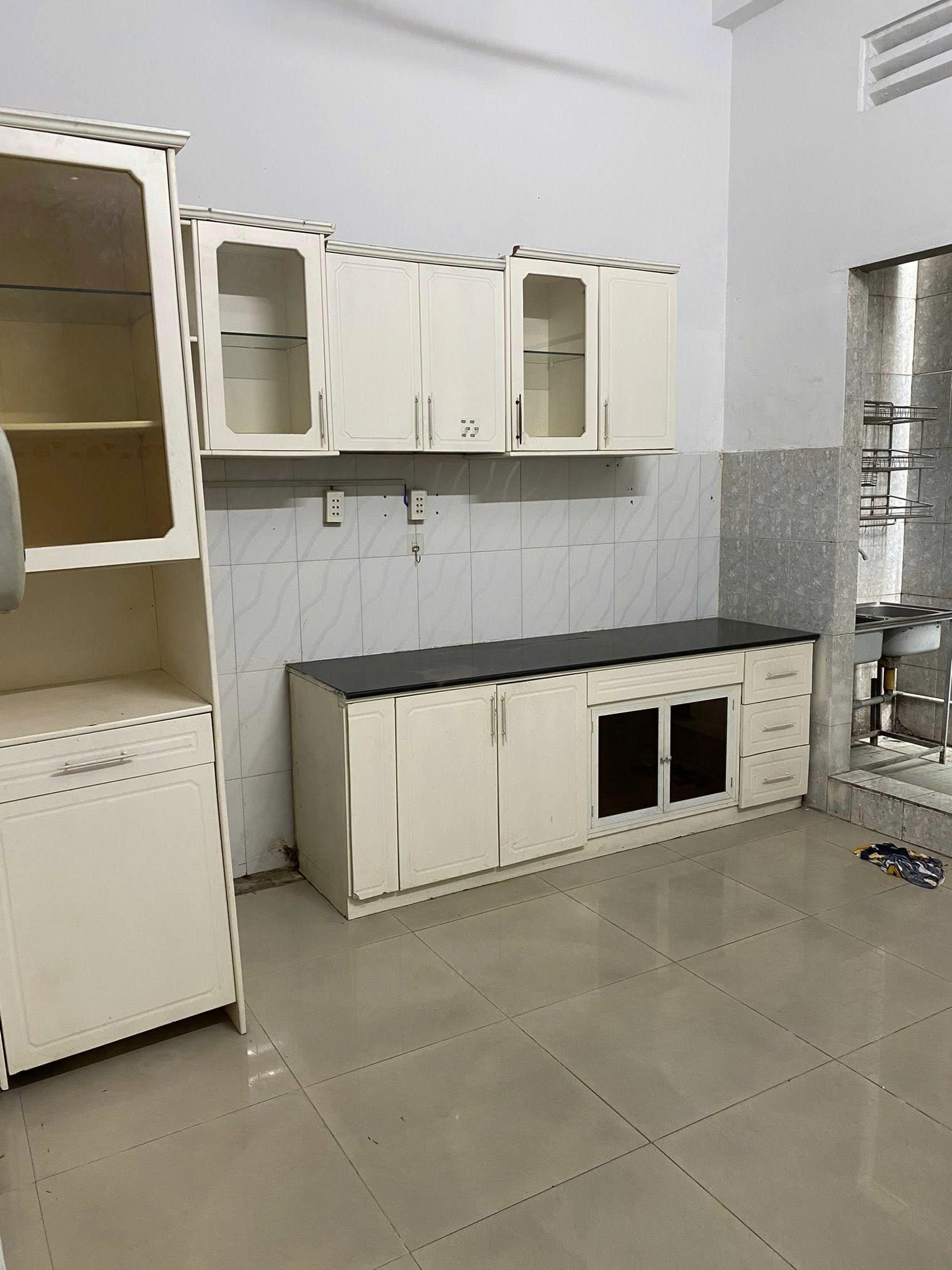 Cho thuê nhà 1T22L mặt tiền Lý Văn Sâm 3