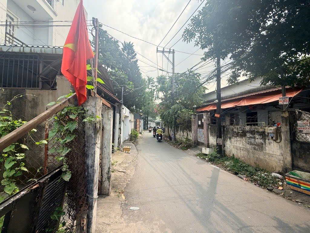 BÁN ĐẤT TRUNG TÂM  - QUẬN 9 - SÁT CẠNH VINCOM QUẬN 9 - NGÃ TƯ THỦ ĐỨC - 245M2 NGANG 10M - GIÁ 3