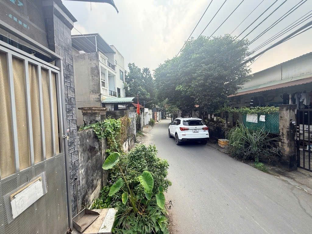 BÁN ĐẤT TRUNG TÂM  - QUẬN 9 - SÁT CẠNH VINCOM QUẬN 9 - NGÃ TƯ THỦ ĐỨC - 245M2 NGANG 10M - GIÁ