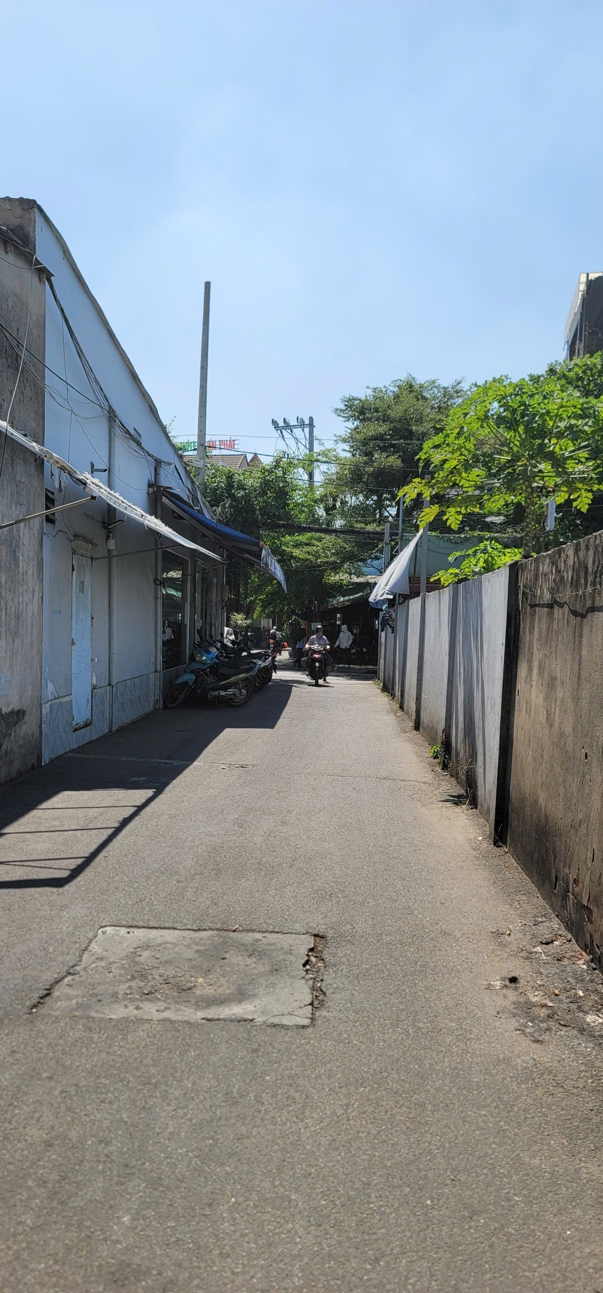 NHÀ RẺ VỊ TRÍ ĐẸP ĐÓN TẾT - 2 LẦU - Ô TÔ THÔNG - HOÀNG DIỆU 2 - LINH TRUNG 2