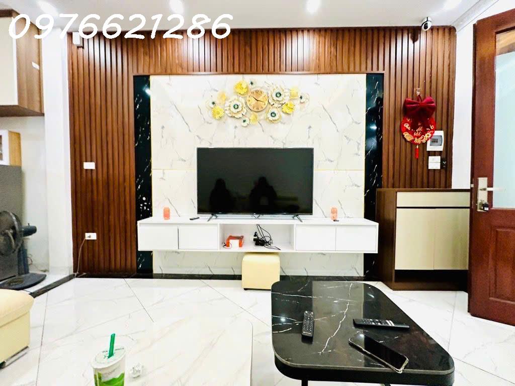 Bán nhà 2 mặt tiền -Ngô Gia Tự -40 m2- ngõ thông tứ tung-10,x tỷ