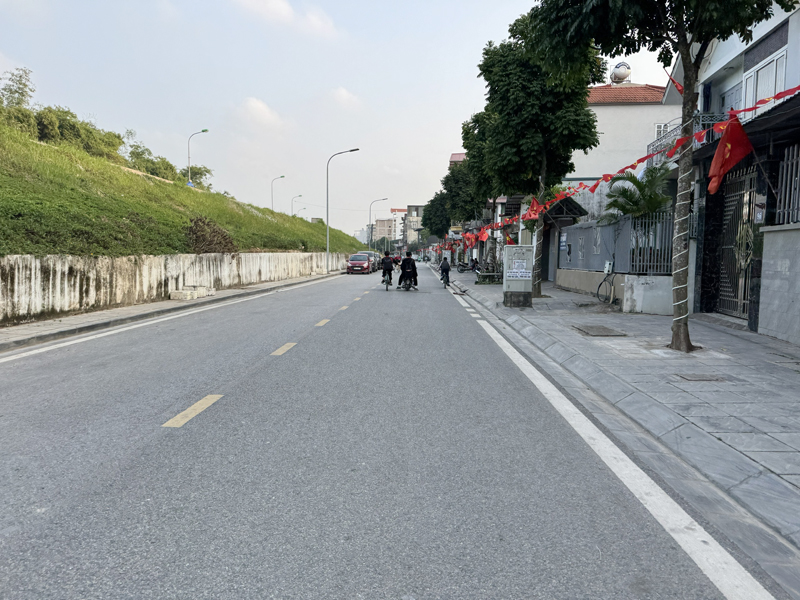 Cần bán 75m2 nhà 7 tầng thang máy, mặt đường Viên Chiếu - Phúc Lợi. Phù ở kết hợp VP 2