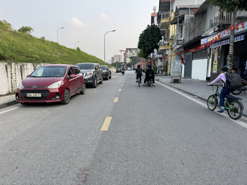 Cần bán 75m2 nhà 7 tầng thang máy, mặt đường Viên Chiếu - Phúc Lợi. Phù ở kết hợp VP 5