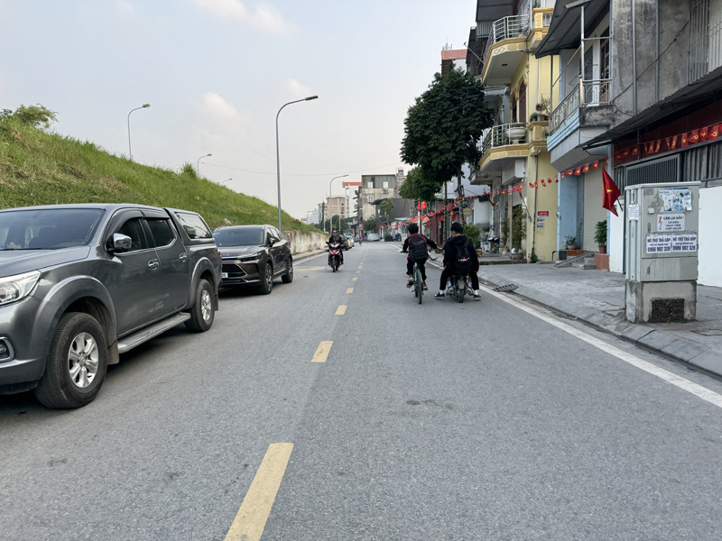 Cần bán 75m2 nhà 7 tầng thang máy, mặt đường Viên Chiếu - Phúc Lợi. Phù ở kết hợp VP 6