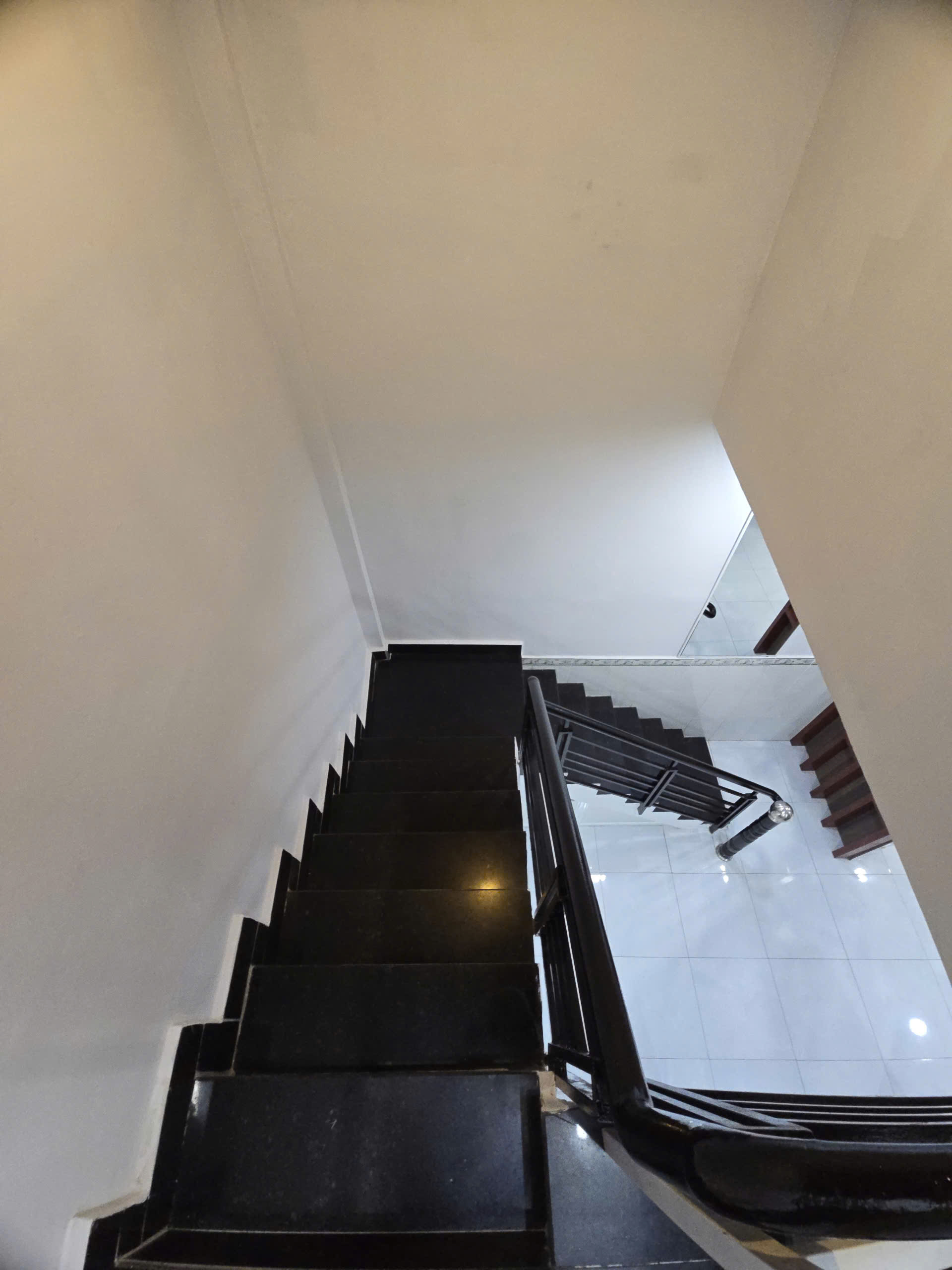 BÁN NHÀ GẦN AEON TÂN PHÚ XE HƠI ĐỖ CỔNG 24M2 2 TẦNG SHR CHỈ 3.05 TỶ 6