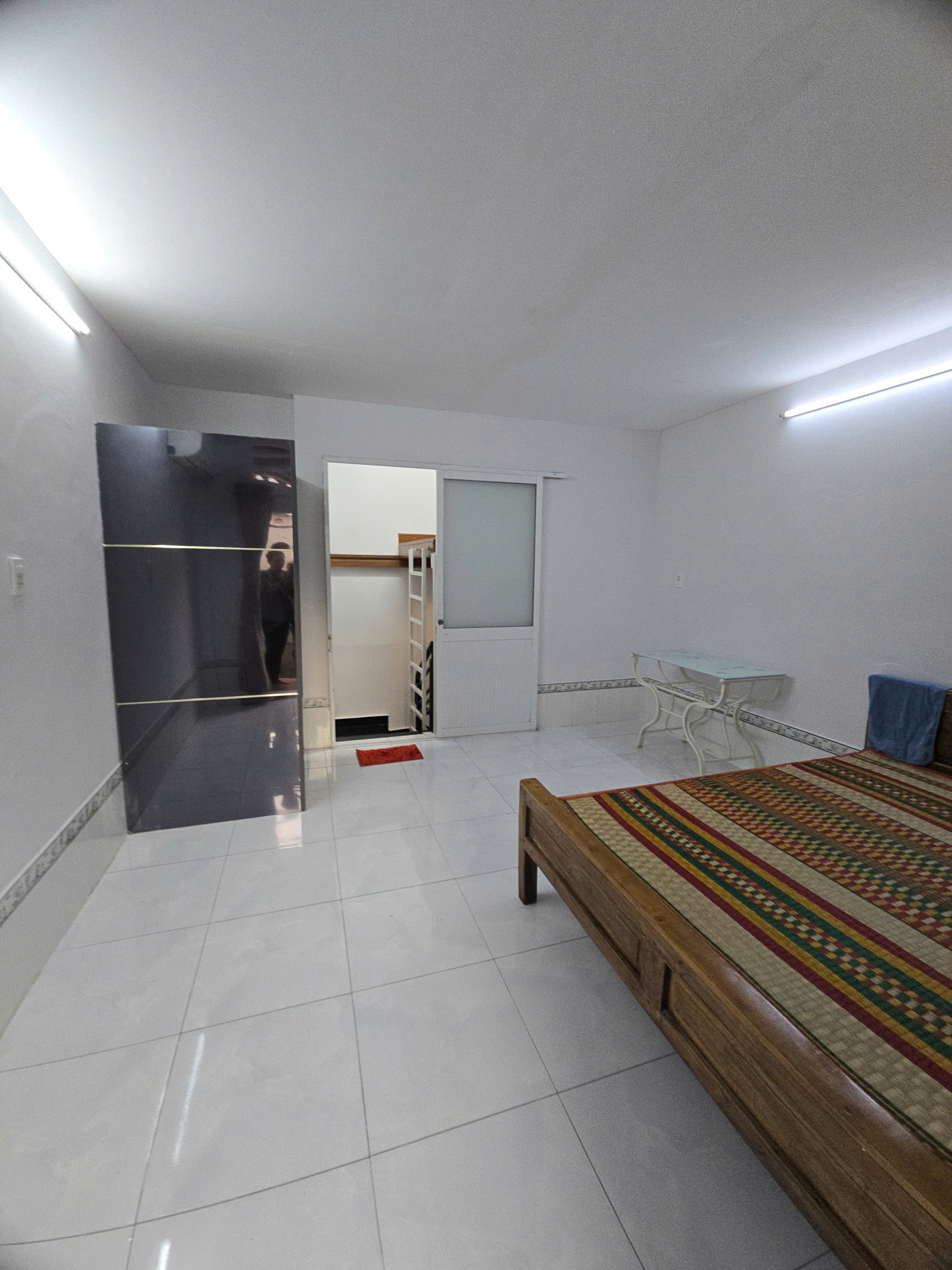 BÁN NHÀ GẦN AEON TÂN PHÚ XE HƠI ĐỖ CỔNG 24M2 2 TẦNG SHR CHỈ 3.05 TỶ 8