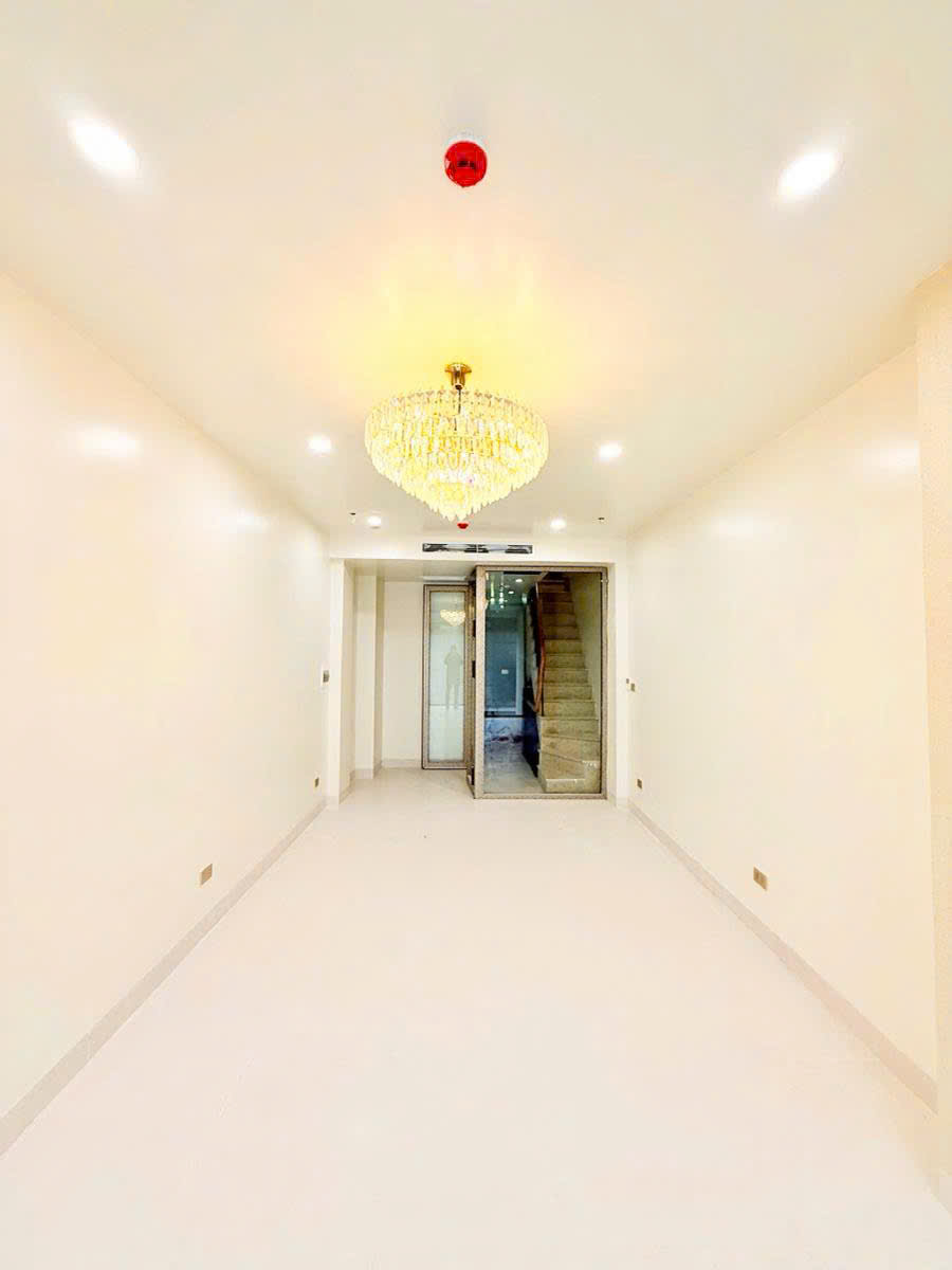 Mặt Phố Đường Bưởi 50M2 9 Tầng 1 Hầm 31.9 Tỷ 2 mặt thoáng trước sau