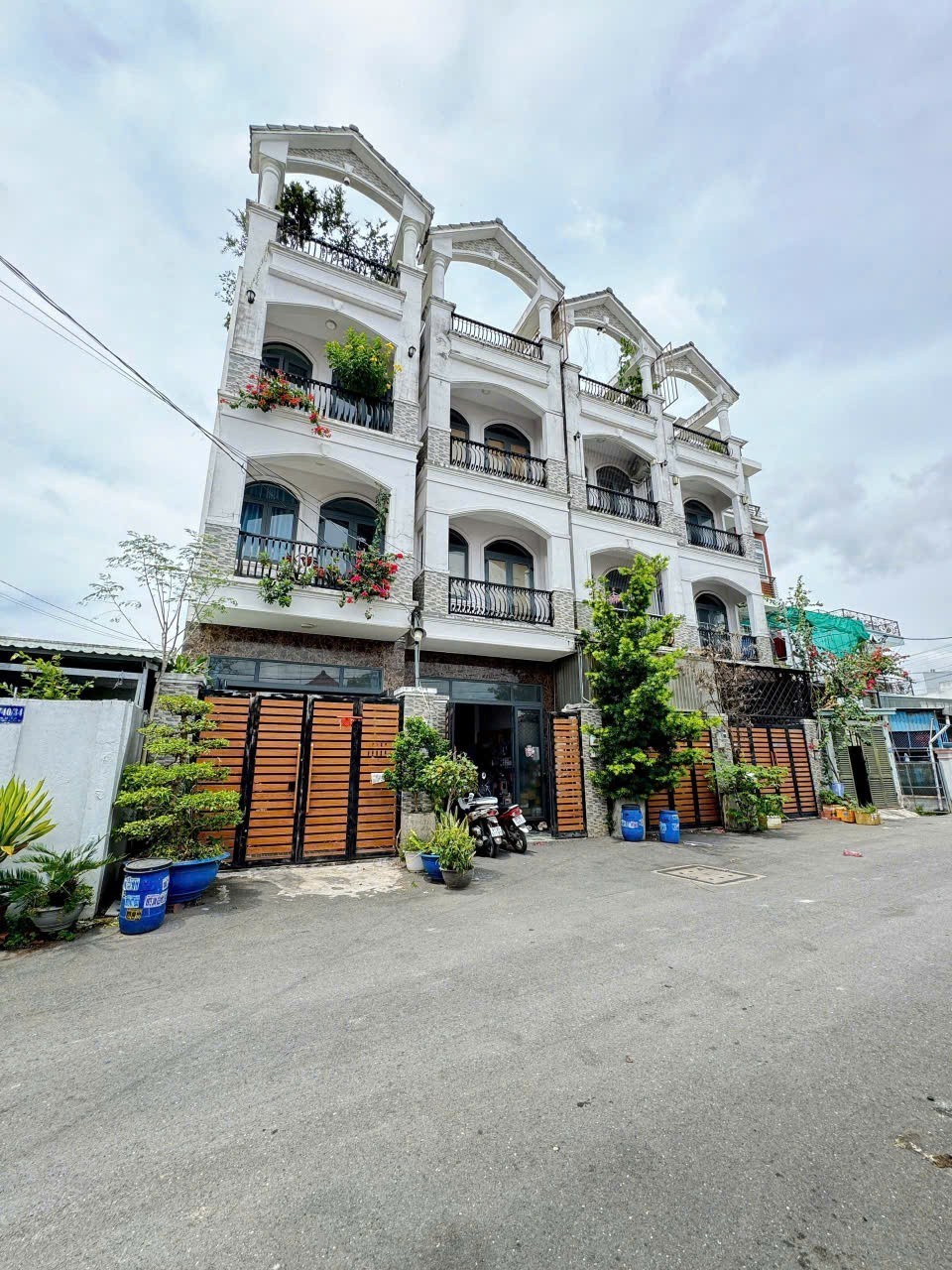 NHÀ 4 TÂNG -VẠN PHÚC - QL.13 -HBP - SẴN DÒNG TIỀN - 8 TỶ