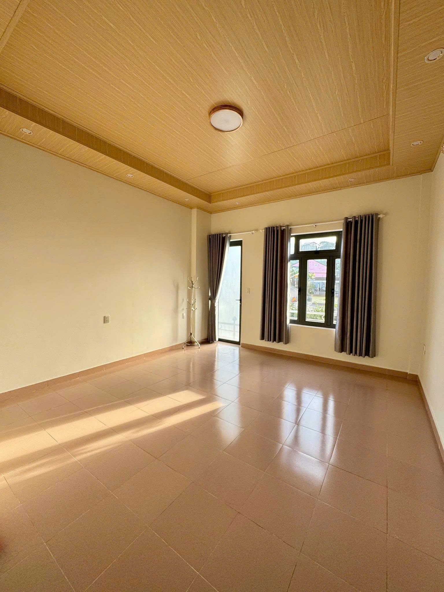 Cho thuê nhà đường Tô Hiến Thành phường 3 Đà Lạt 20 triệu 4