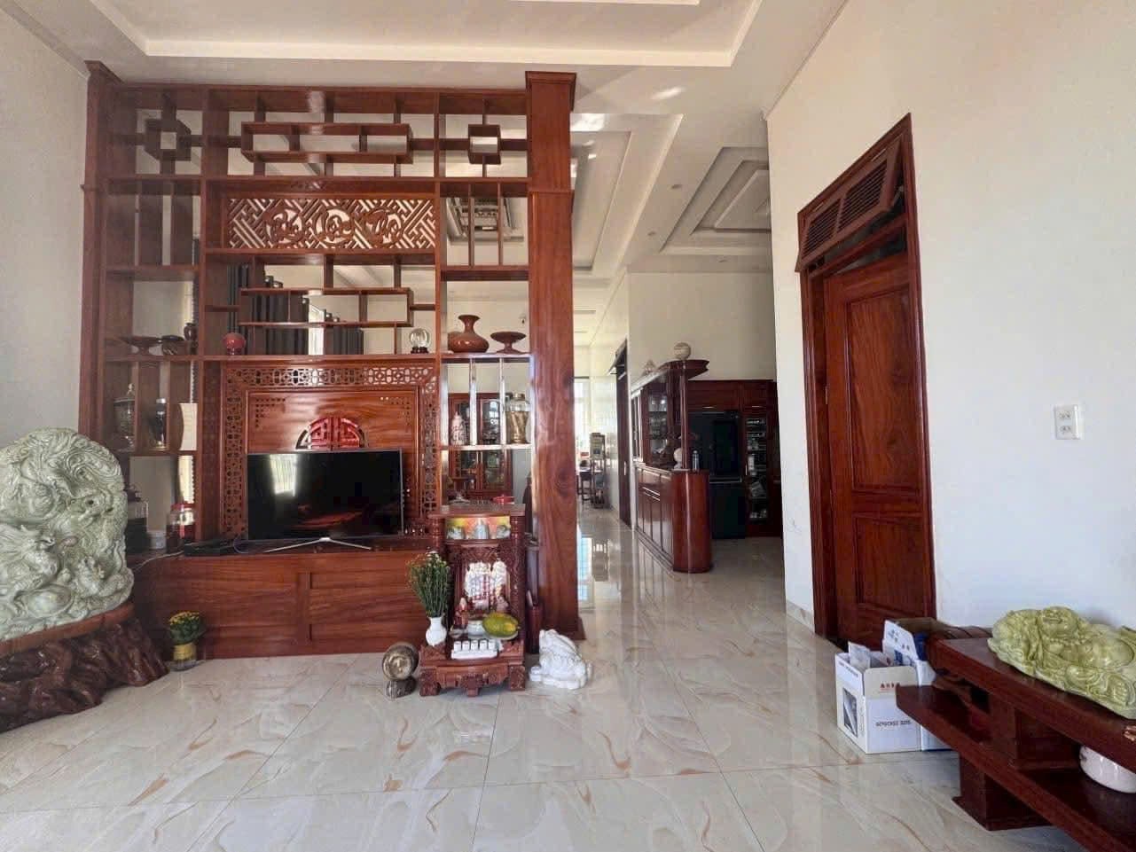 Bán villa sân vườn 1038 m2 - thị trấn liên nghĩa đức trọng lâm đồng  giá 11 Tỷ 2