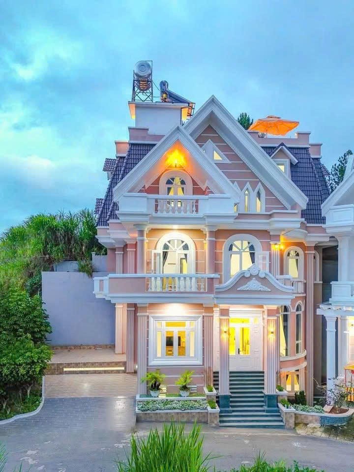 Cho thuê villa 9 phòng ngủ đường Trịnh Hoài Đức phường 11 Đà Lạt giá 25 triệu