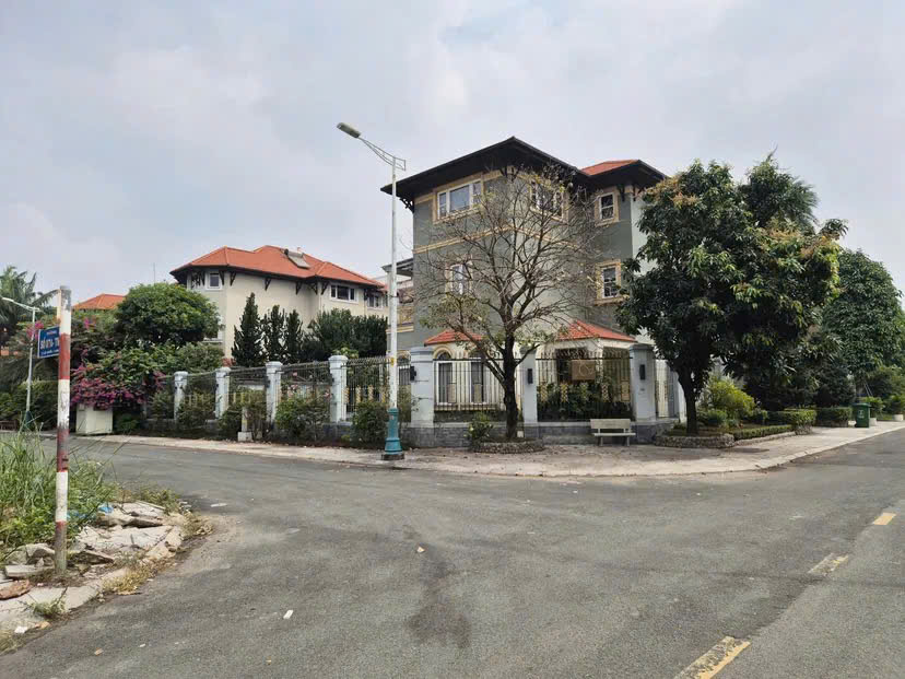 Cần bán Biệt thự Quận 2, Hồ Chí Minh, Diện tích 351m², Giá 056 Tỷ 2