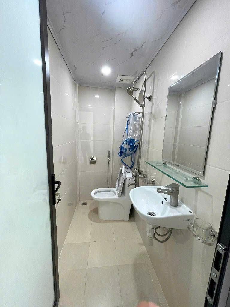 Nhà xây mới chỉ 2x, oto đỗ cửa 5