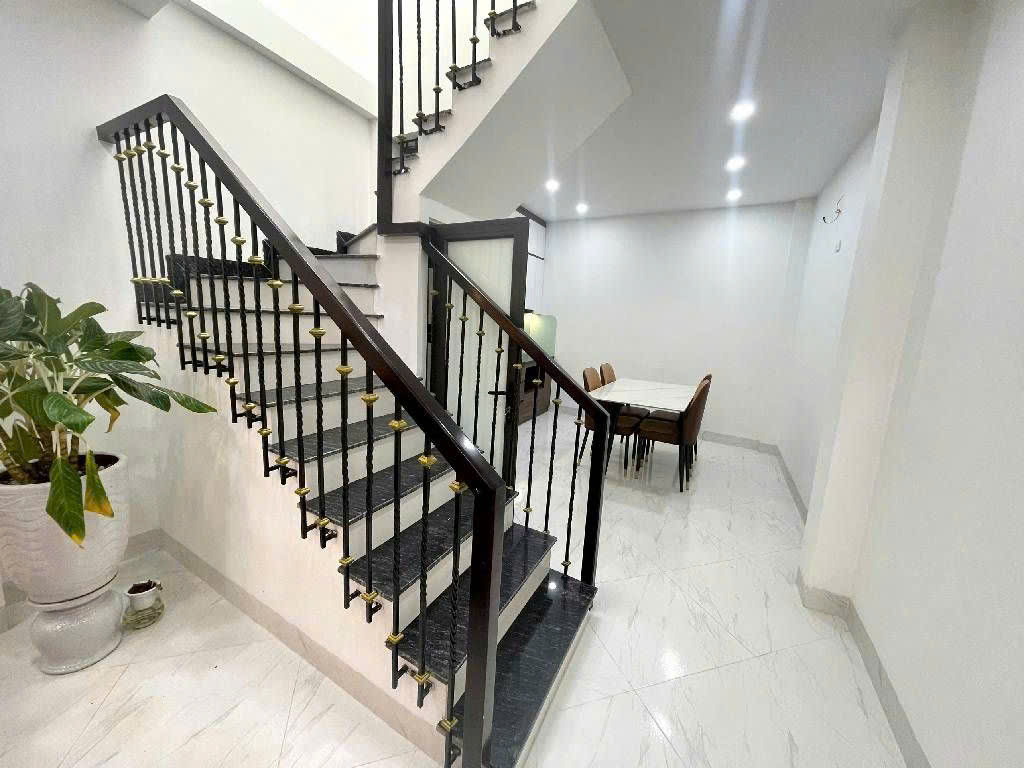 Nhà xây mới chỉ 2x, oto đỗ cửa 3