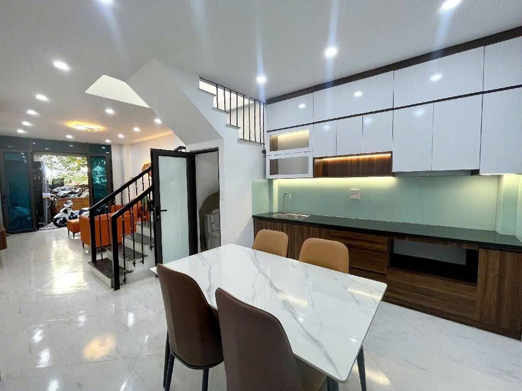 Nhà xây mới chỉ 2x, oto đỗ cửa 2