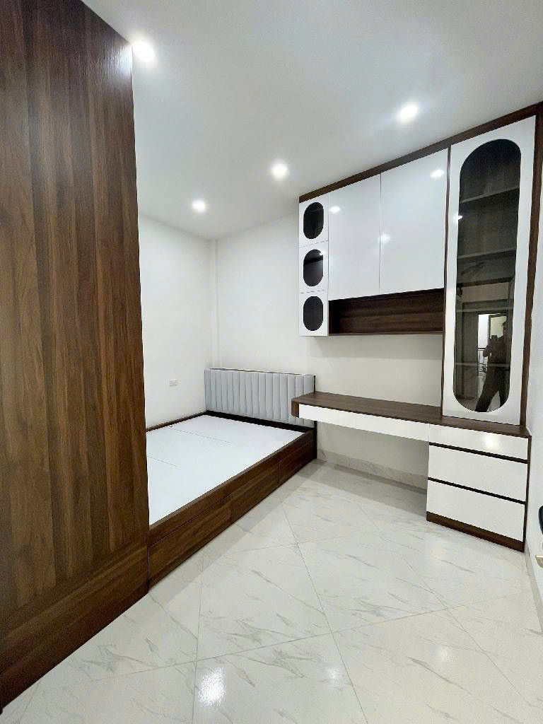 Nhà xây mới chỉ 2x, oto đỗ cửa 4