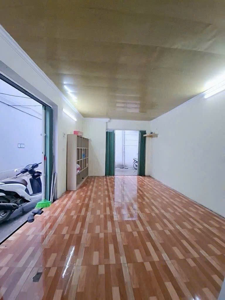 Nhà lô góc oto đỗ cửa, kinh doanh đẹp 2