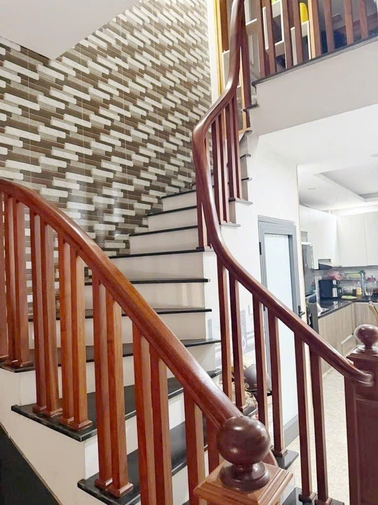 Nhà ngõ thông, kinh doanh, dòng tiền ổn định 2