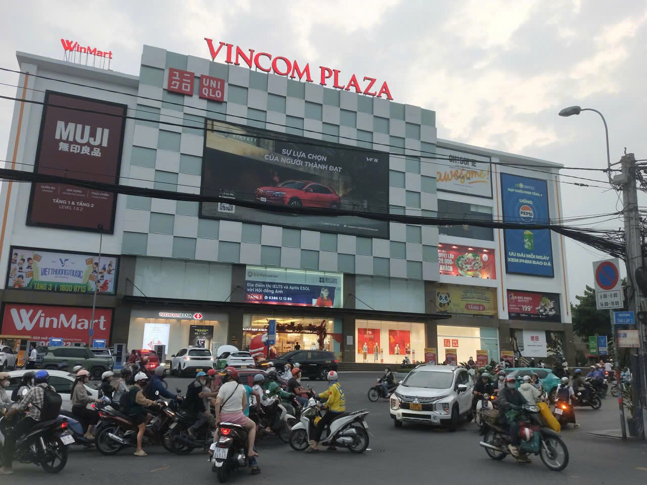 NHÀ MTKD 3 TẦNG 63M2 -  GẦN VINCOM LÊ VĂN VIỆT - QUẬN 98.59 TỶ 2