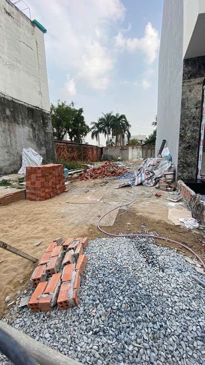 Bán đất thổ cư đường 102, Tăng Nhơn Phú A,  Q9, Thủ Đức, TP HCM.DT 120m2, Sổ Đỏ, 5.99 tỷ, LH: