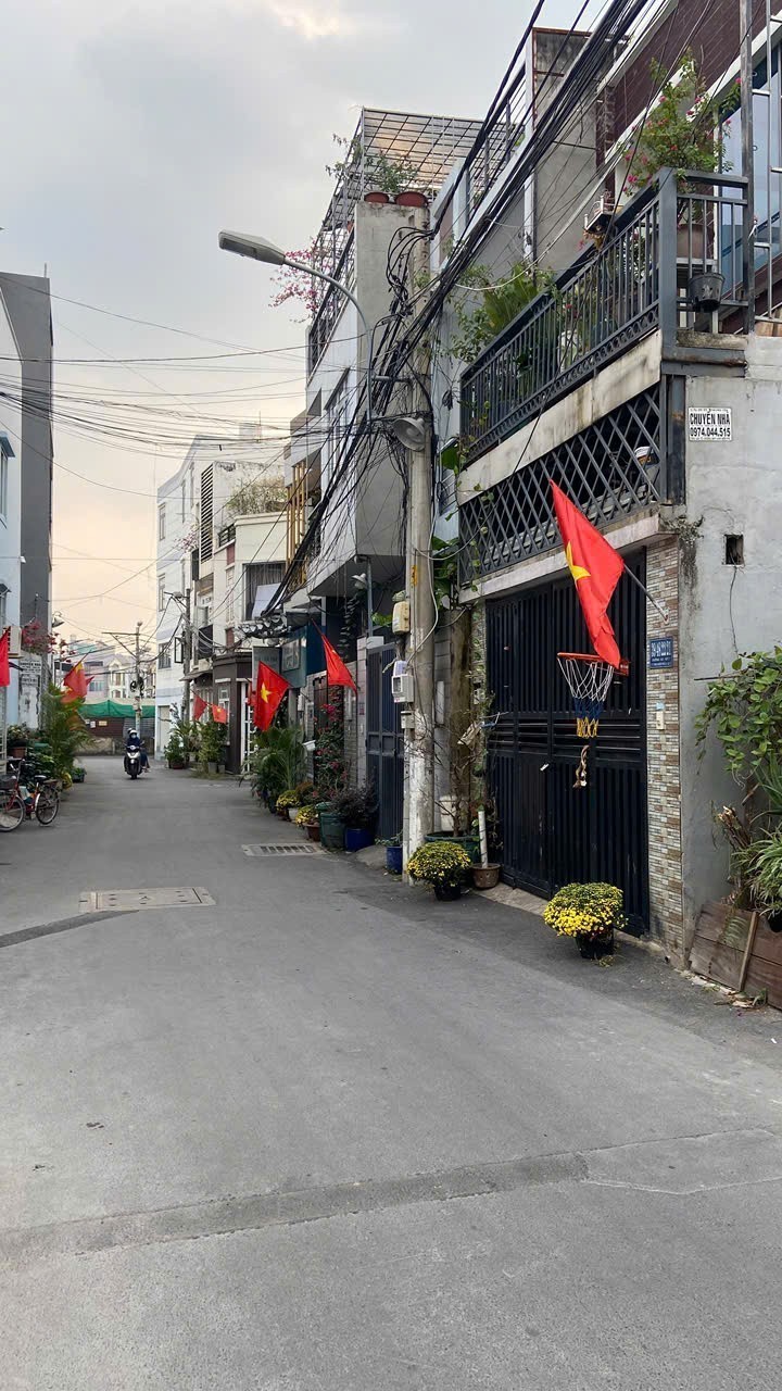 Bán đất thổ cư đường 102, Tăng Nhơn Phú A,  Q9, Thủ Đức, TP HCM.DT 120m2, Sổ Đỏ, 5.99 tỷ, LH: 2