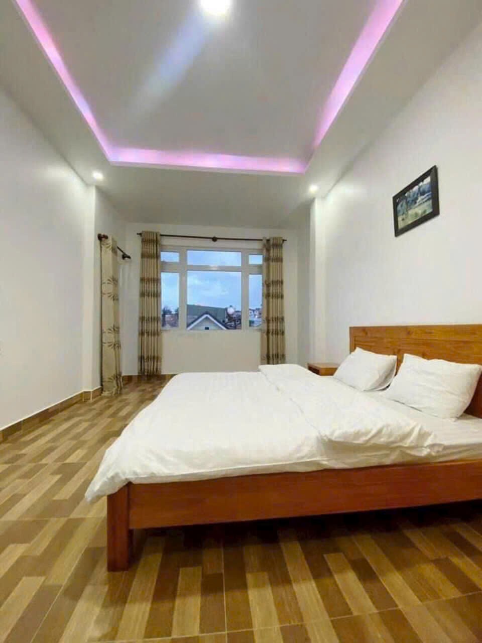 Cho thuê nhà 4 phòng đường Ngô Thì Nhậm phường 4 Đà Lạt giá 7 triệu 3