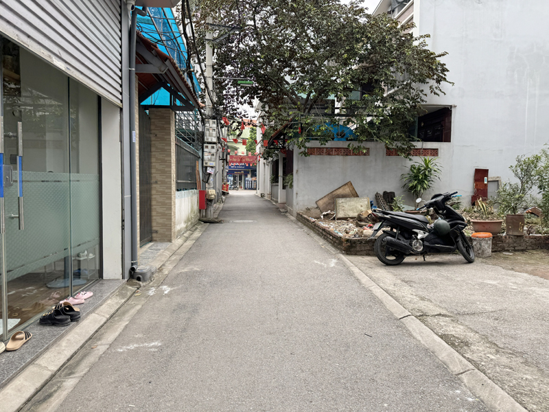 Cần bán 43,8m2 lô góc đất ngõ 213 Ngô Xuân Quảng, Gia Lâm. Đường thông xe 7 chỗ 3