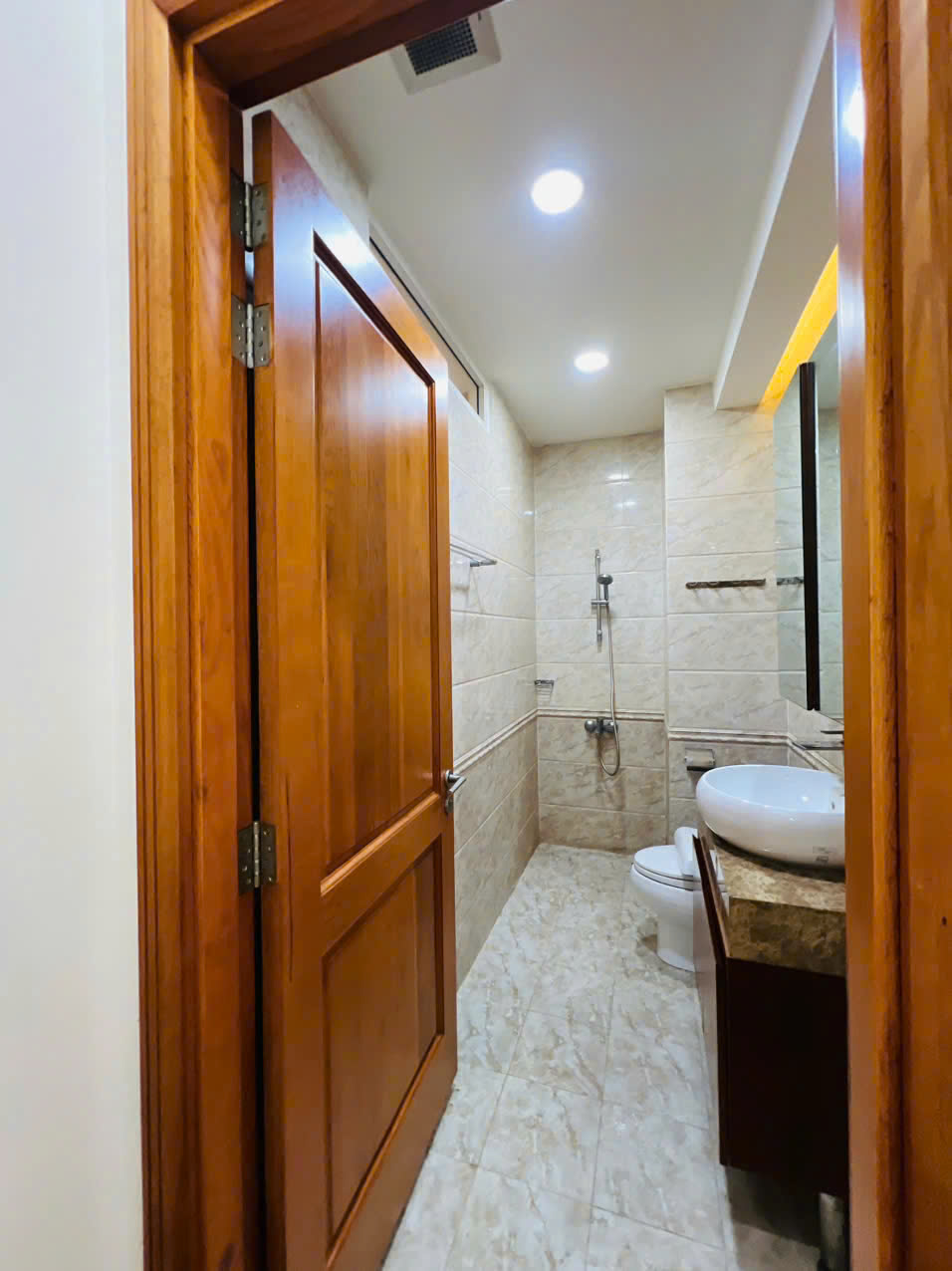 Cho thuê Biệt thự Phường Phú Hữu, Quận 9, Diện tích 300m², Giá 25 Triệu/tháng 2