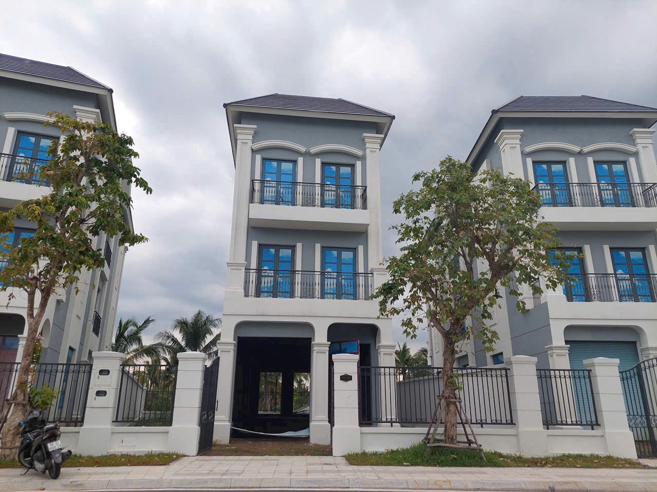 Cần bán Biệt thự Quận 9, Hồ Chí Minh, Diện tích 321m², Giá 43 Tỷ 2