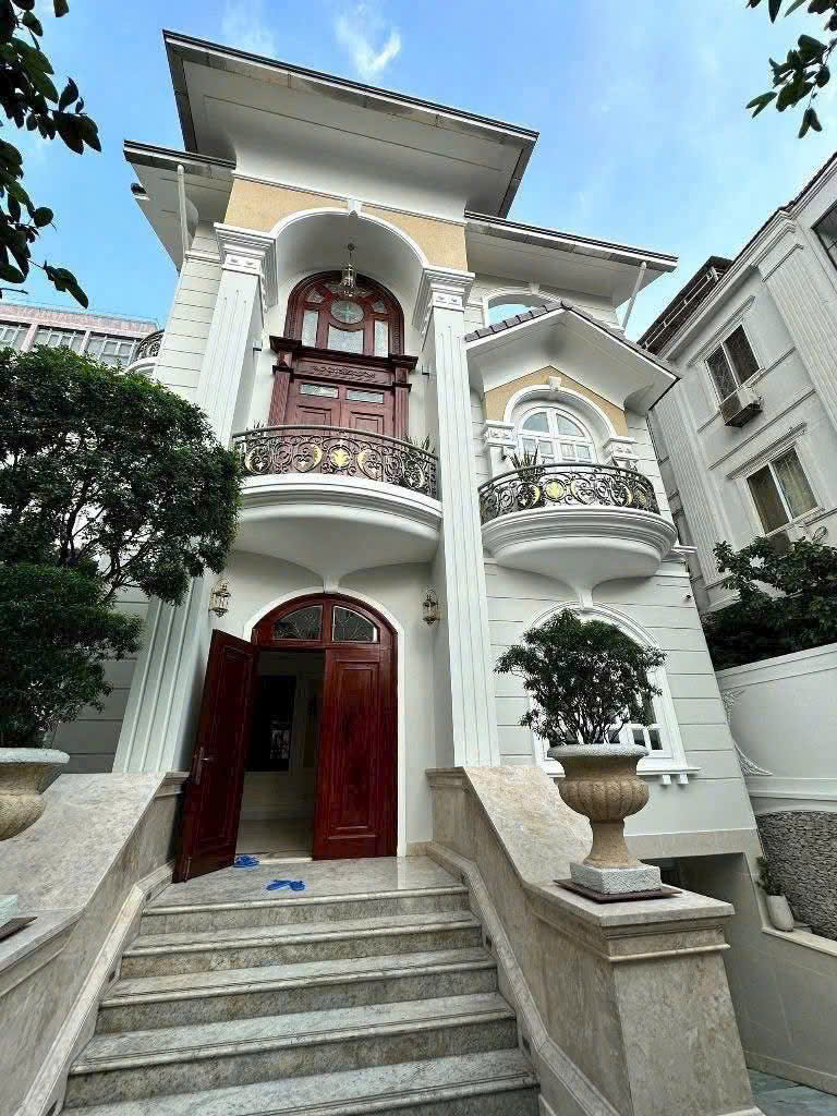 Cần bán Nhà mặt tiền Phường Thảo Điền, Quận 2, Diện tích 303m², Giá 069.9 Tỷ