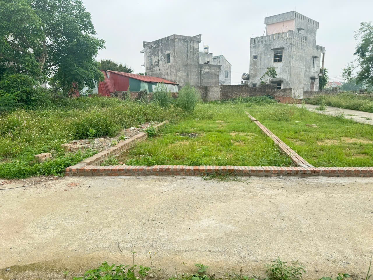 Chỉ với 2,5 tỷ, sở hữu lô đất 54m, thôn Ấp Quan - tổ 9, Quang Minh, Mê Linh. Đường rộng, oto đỗ 2