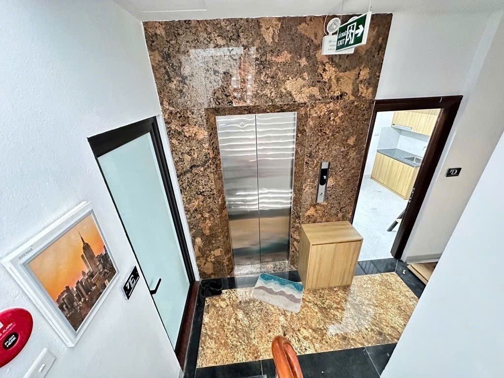 BÁN NHÀ LÔ GÓC - 8 TẦNG THANG MÁY- VŨ TRỌNG PHỤNG - 20 PHÒNG FULL ĐỒ- GIÁ ĐẦU TƯ 3