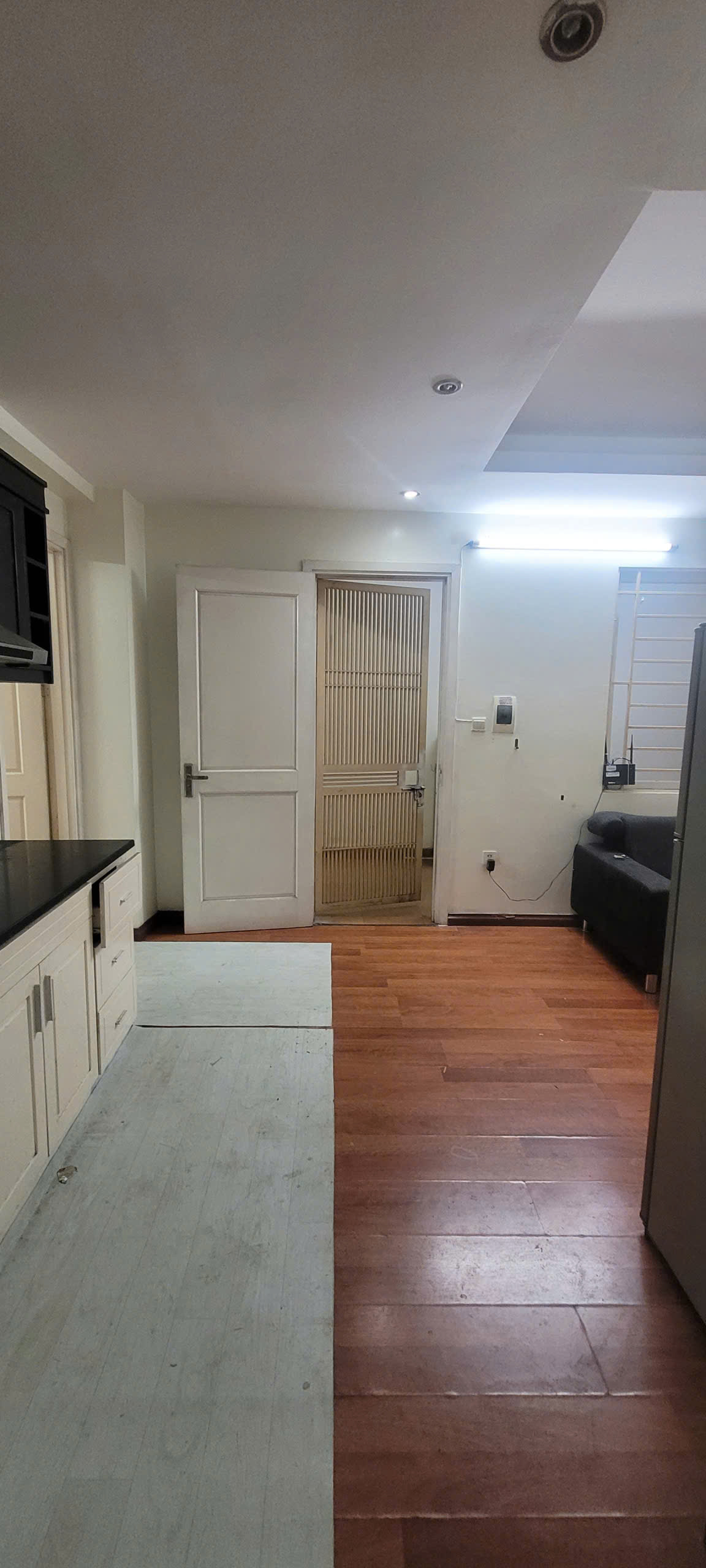 Cho thuê căn hộ CC ngõ 88 Võ Thị Sáu - Thanh Nhàn - Hai Bà Trưng 50m, 2PN giá 7.5tr 5