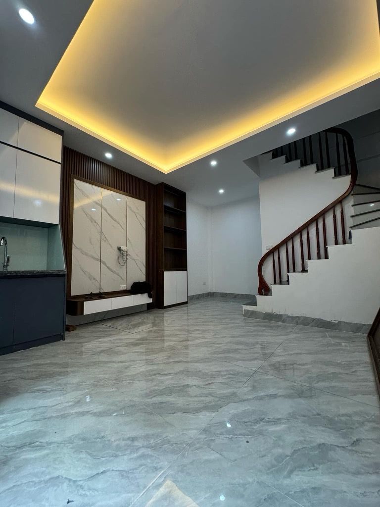 BÁN NHÀ PHỐ TÂN MAI QUẬN HOÀNG MAI, XÂY MỚI Ô TÔ ĐỖ CỎNG 35M2 5 TẦNG 7.6 TỶ 2