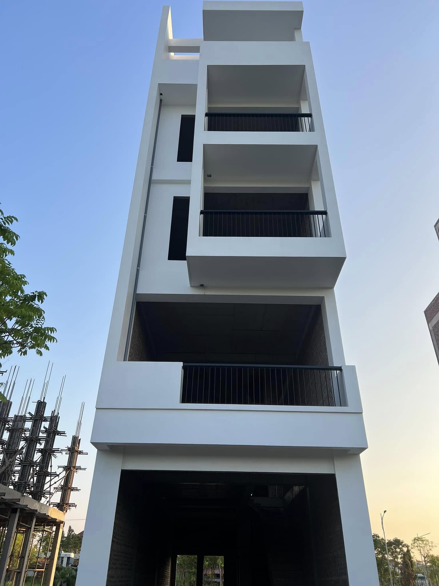 Bán căn nhà xây thô 5 tầng KDC Trần Hưng Đạo, ph Ngọc Châu, TP HD, 78.75m2, mt 5m, giá rẻ