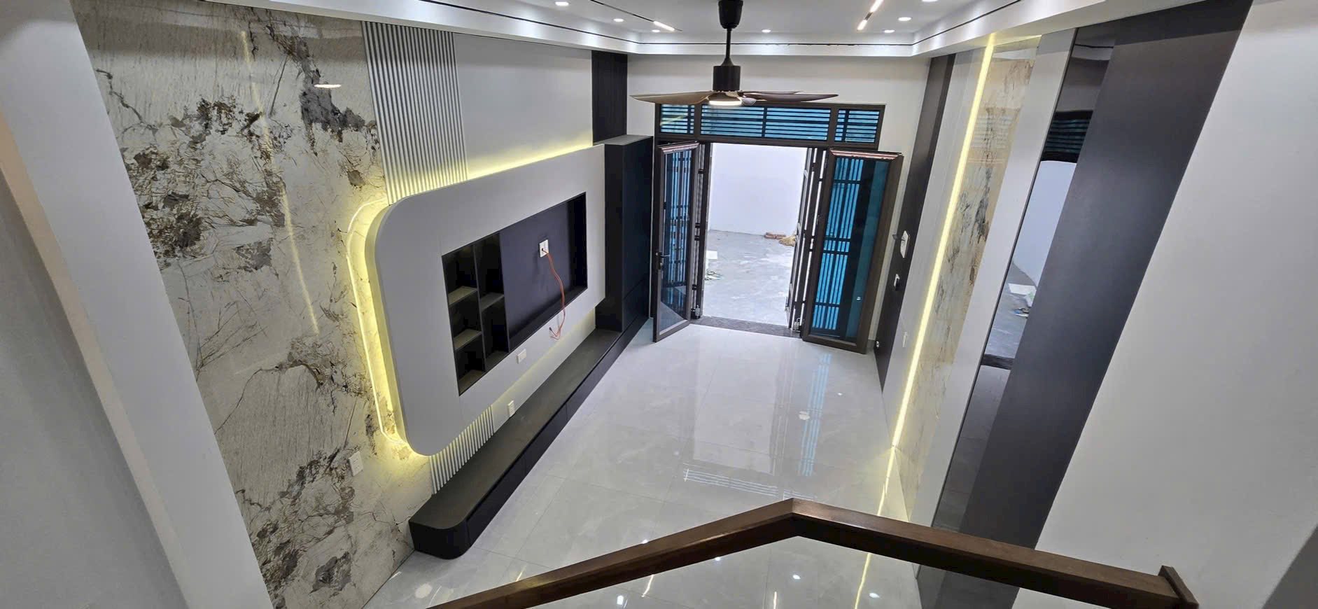 Bán 2 căn nhà 4 tầng ngõ 218 Nguyễn Hữu Cầu, ph Ngọc Châu, TP HD, 45m2 62m2, 4 ngủ 5