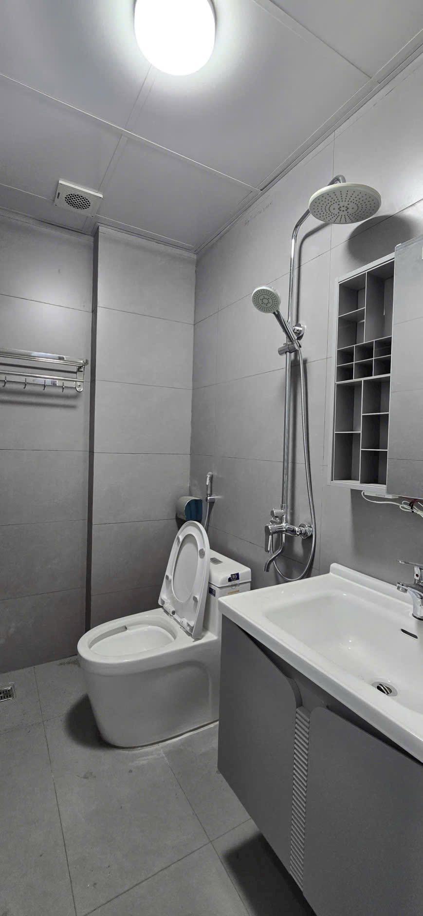 Bán 2 căn nhà 4 tầng ngõ 218 Nguyễn Hữu Cầu, ph Ngọc Châu, TP HD, 45m2 62m2, 4 ngủ 6